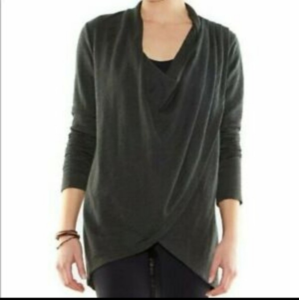 Lucy Gray Criss Cross Sweatshirt Long Sleeve Tee S